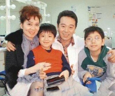 张晨光是不是整容了?张晨光的前妻是岳翎吗(张晨光的现任老婆多大) 张晨光是不是整容了?张晨光的前妻是岳翎吗(张晨光的现任老婆多大)