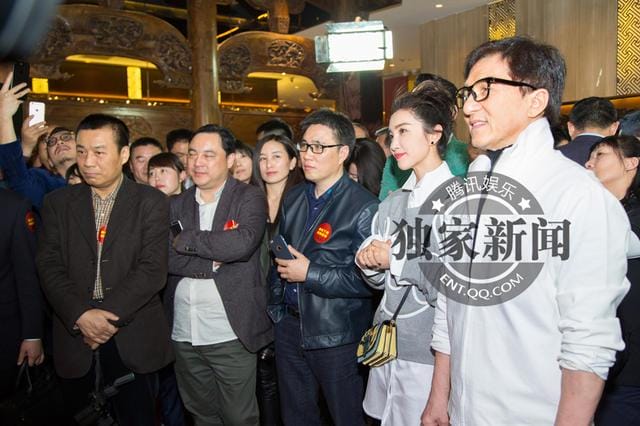 成龙生日会,成龙60岁生日宴会(成龙60岁生日晚会视频) 成龙生日会,成龙60岁生日宴会(成龙60岁生日晚会视频)