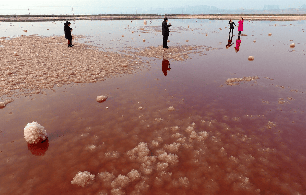 中国死海之称的是什么湖（盐湖在哪个城市）(图1)