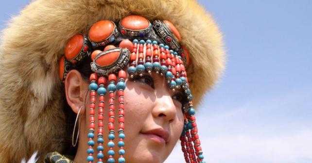 蒙古族草原人民的传统服装（蒙古族服饰特点及风格介绍）(图5)