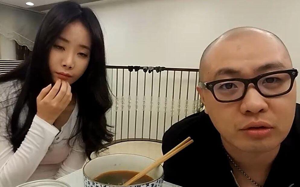 刘杀鸡为什么那么有钱?刘杀鸡被锁住人气是 刘杀鸡为什么那么有钱?刘杀鸡被锁住人气是
