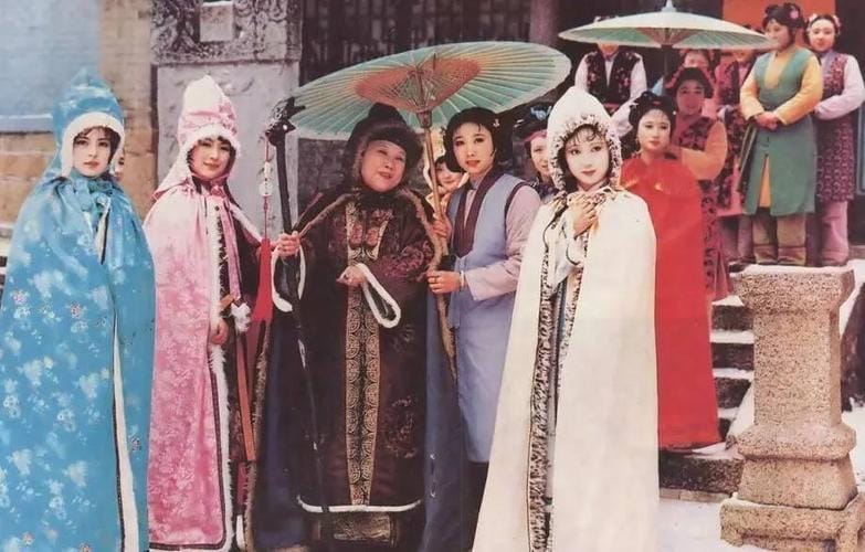 红楼梦演员表,82年红楼梦演员表(详解) 红楼梦演员表,82年红楼梦演员表(详解)