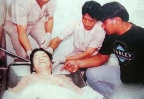 张国荣死亡现场照片，高以翔早有预(张国荣当场死亡)
