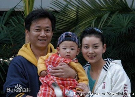朱军老婆病逝是假的(朱军和妻子的照片) 朱军老婆病逝是假的(朱军和妻子的照片)