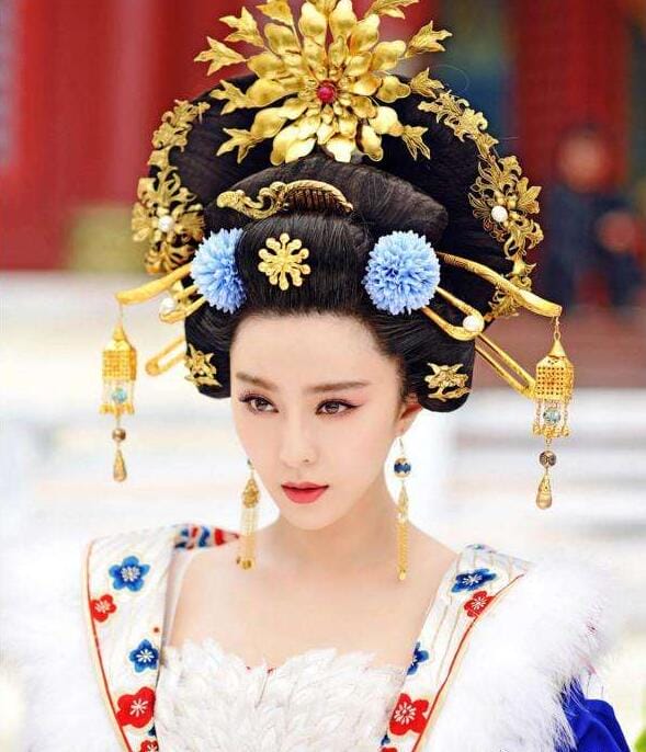 武则天长相容貌复原图,历史上武则天容貌不老真的吗 本文共(912字) 武则天长相容貌复原图,历史上武则天容貌不老真的吗 本文共(912字)
