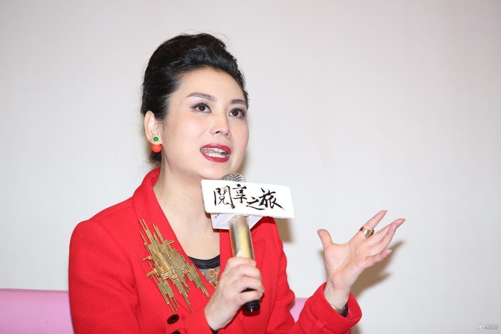 朱军老婆病逝是假的(朱军和妻子的照片) 朱军老婆病逝是假的(朱军和妻子的照片)