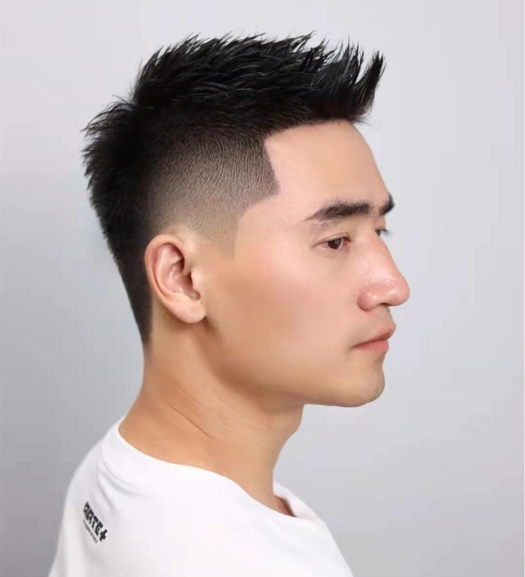男士干练发型 短发（短发男生帅气发型图片）(图10)