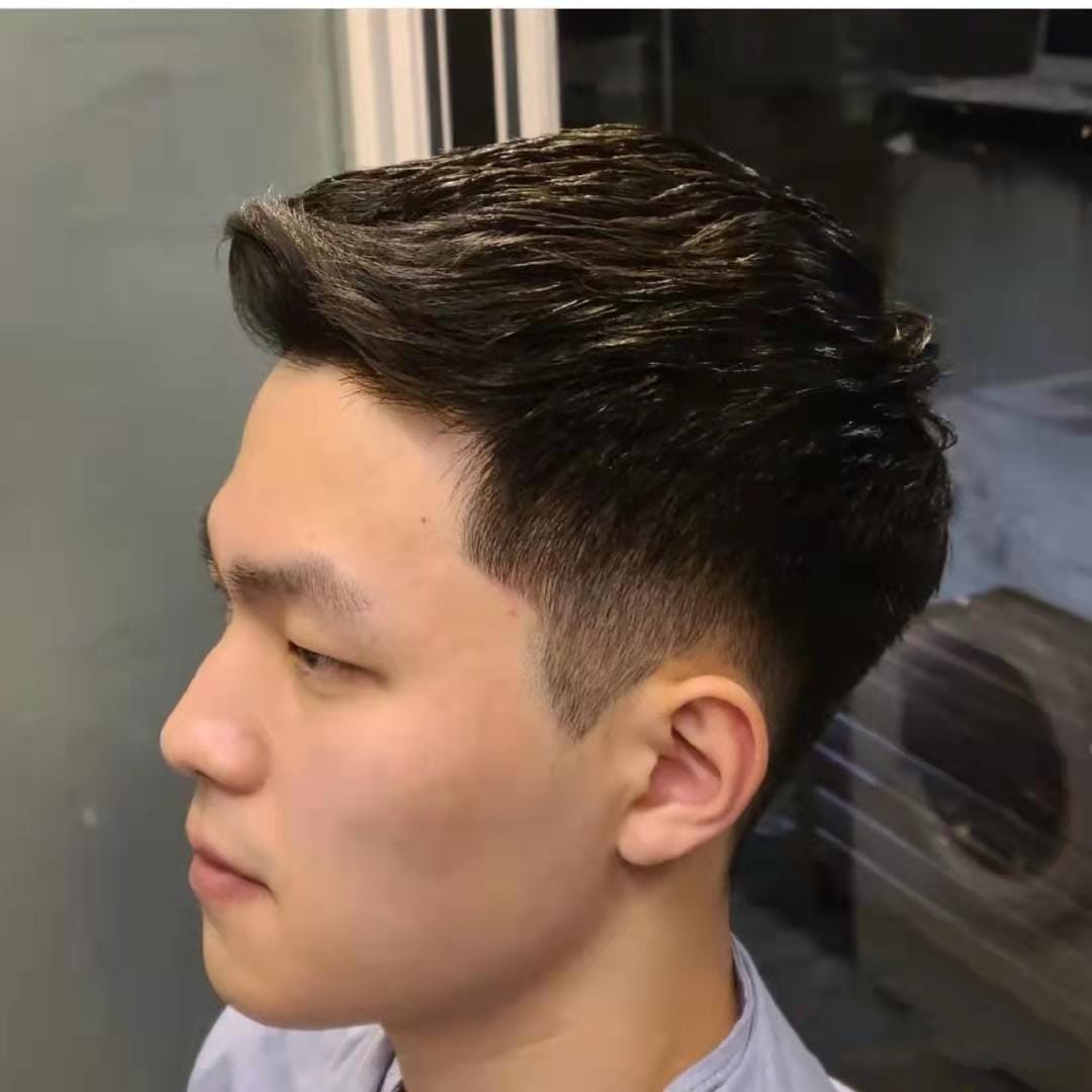 男士干练发型 短发（短发男生帅气发型图片）(图9)