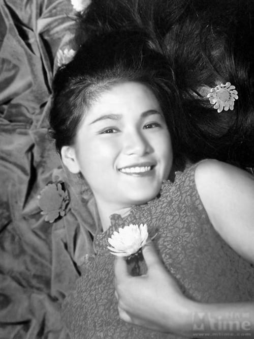 郑佩佩女儿原子鏸照片(郑佩佩女儿官宣生子)