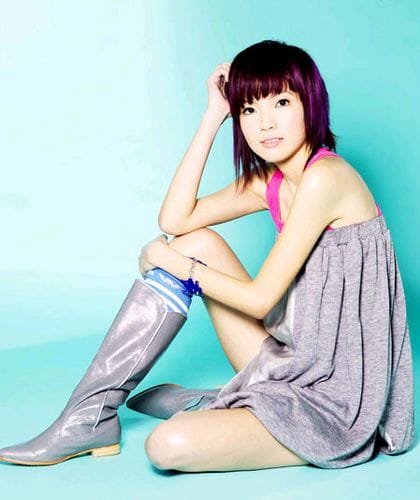 新加坡郭美美,新加坡男歌手名字大(新加坡郭美美同一首歌) 新加坡郭美美,新加坡男歌手名字大(新加坡郭美美同一首歌)