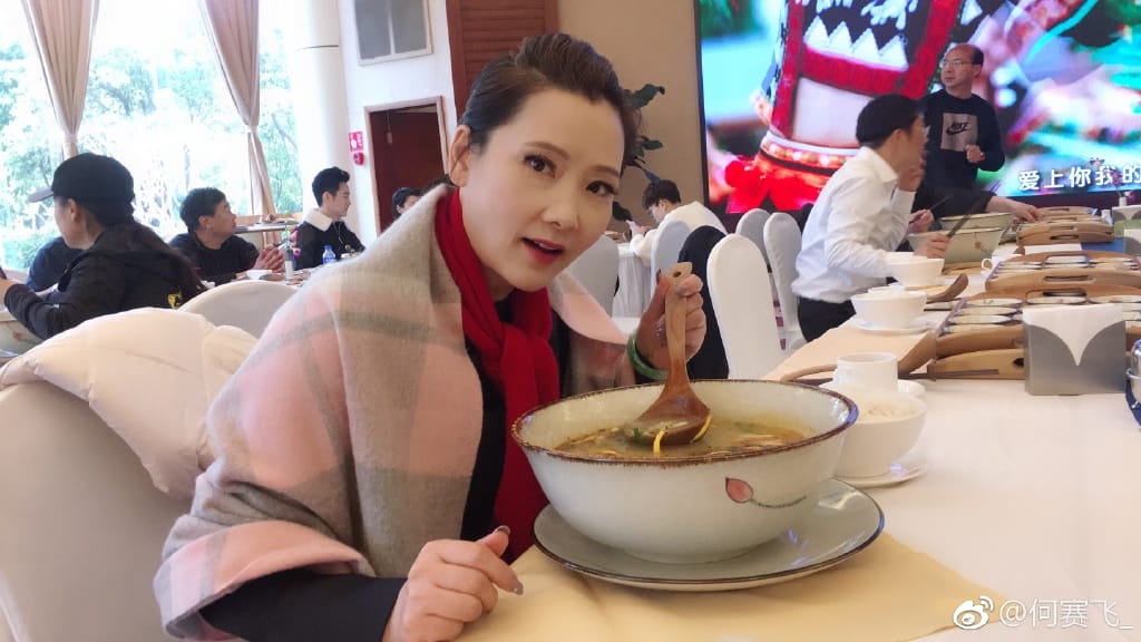 何赛飞为什么不唱越剧了,何赛飞年轻时候的照片真美 本文共(1038字) 何赛飞为什么不唱越剧了,何赛飞年轻时候的照片真美 本文共(1038字)