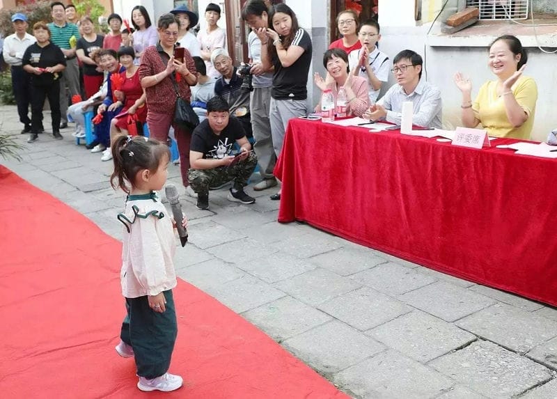 歌词到底想要表达什么意思(听我说谢谢你因为有你什么梗)(图3) 歌词到底想要表达什么意思(听我说谢谢你因为有你什么梗)(图3)