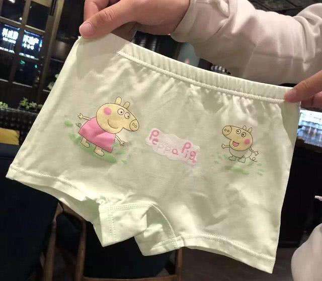 小孩子穿三角内裤好还是四角内裤好-(女宝宝穿平角裤还是三角裤好)(图5) 小孩子穿三角内裤好还是四角内裤好-(女宝宝穿平角裤还是三角裤好)(图5)