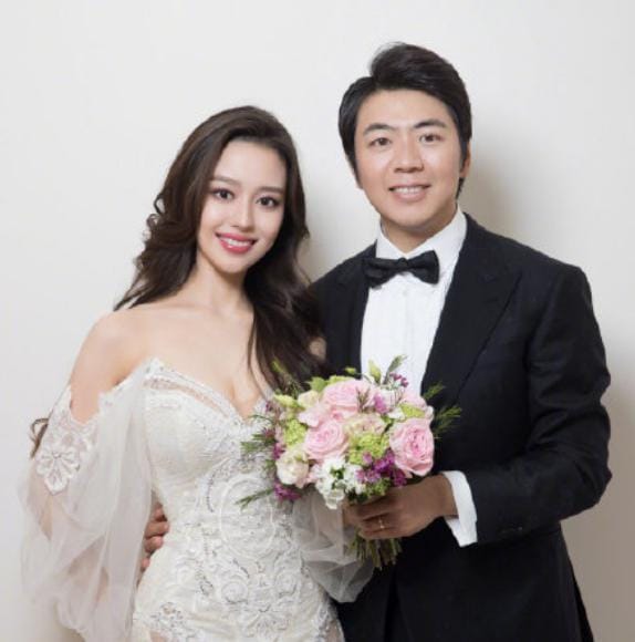 巩新亮和吉娜长的很像对比图(吉娜巩新亮好像) 巩新亮和吉娜长的很像对比图(吉娜巩新亮好像)