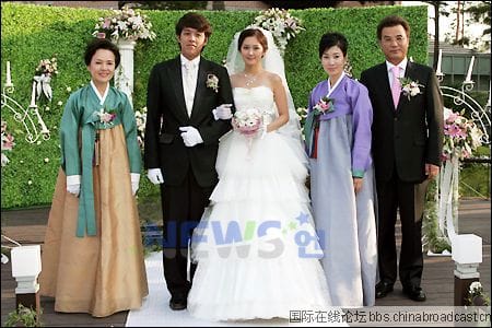 张娜拉结婚,周冬雨面相惊人,本文共(5153字) 张娜拉结婚,周冬雨面相惊人,本文共(5153字)