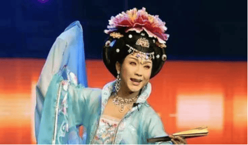 李玉刚结婚照,李玉刚的妻子终于亮相,本文共(4101字) 李玉刚结婚照,李玉刚的妻子终于亮相,本文共(4101字)