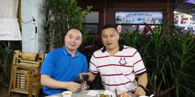 苑玉宝现在做什么工作,他为什么叫白眉大侠 本文共(978字) 苑玉宝现在做什么工作,他为什么叫白眉大侠 本文共(978字)