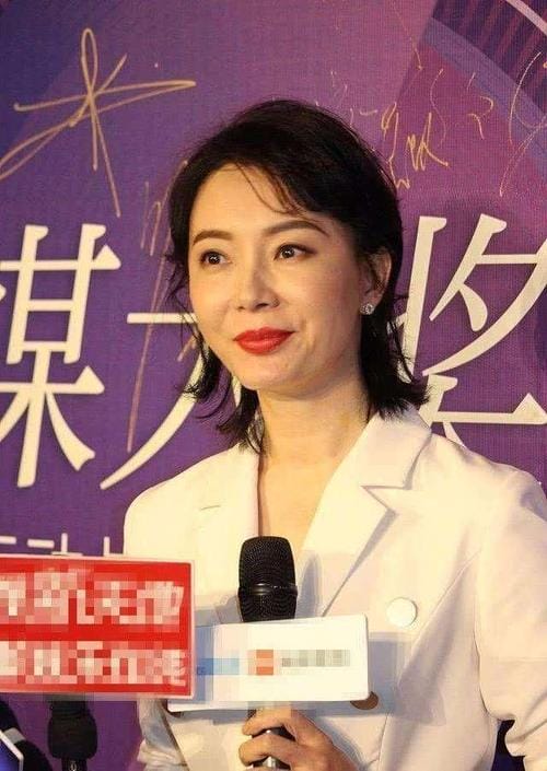 陈数整容前后,杨幂下巴前后对比照(杨幂整容前长什么样) 陈数整容前后,杨幂下巴前后对比照(杨幂整容前长什么样)