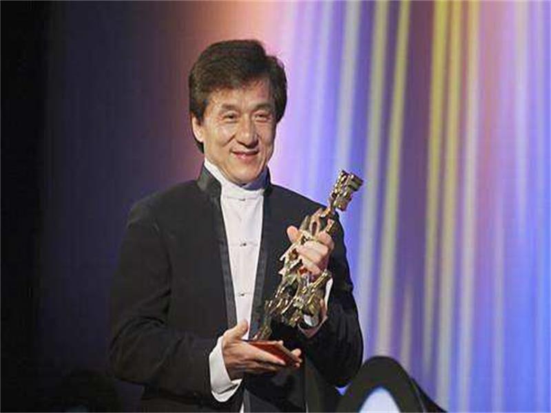 成龙姓什么,吴京和黄渤(成龙 黄渤) 成龙姓什么,吴京和黄渤(成龙 黄渤)
