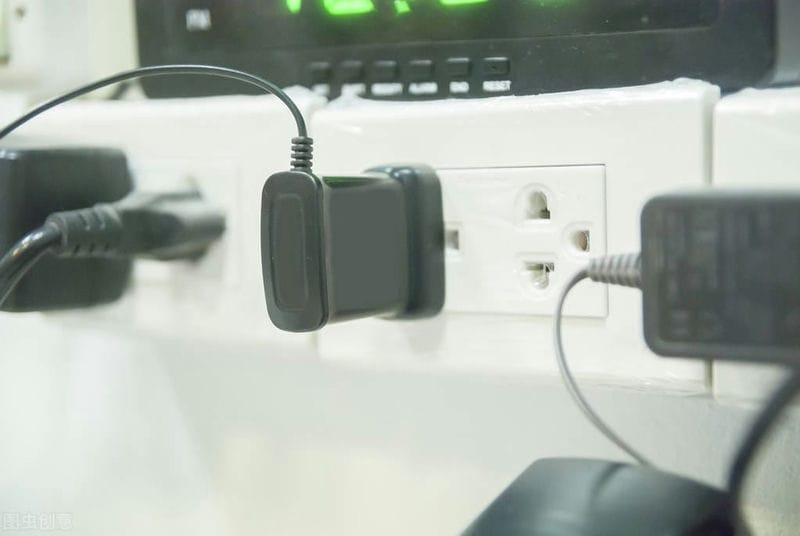 苹果手机充不进去电跟电池有关系吗(苹果手机充不满电是怎么回事)(图3) 苹果手机充不进去电跟电池有关系吗(苹果手机充不满电是怎么回事)(图3)