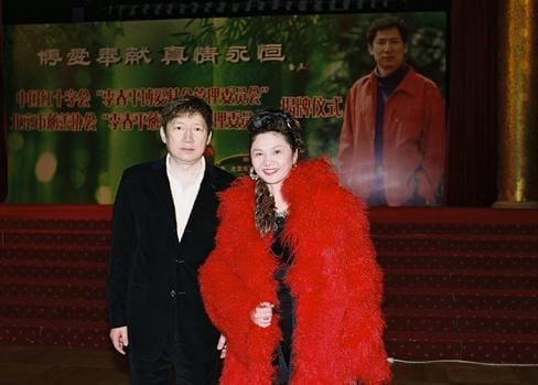 李春平的妻子,李春平和赫本的照片,本文共(2519字) 李春平的妻子,李春平和赫本的照片,本文共(2519字)