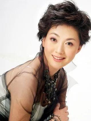 郑海霞个人资料简介,月亮姐姐老公比她大多少岁,本文共(2642字) 郑海霞个人资料简介,月亮姐姐老公比她大多少岁,本文共(2642字)