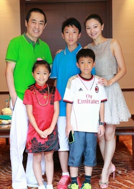 张伟平搂着张艺谋妻子合照照片(张伟平和张艺谋为什么分手) 张伟平搂着张艺谋妻子合照照片(张伟平和张艺谋为什么分手)
