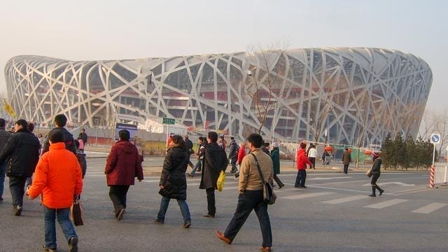 北京鸟巢大约能容纳多少人（体育场鸟巢的占地面积是多少）(图2)