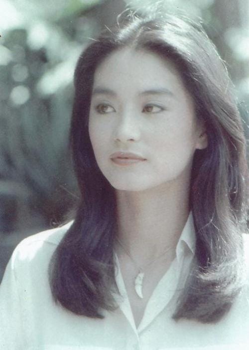 邢李原在上海有小三导致跟林青霞离婚?邢李原比林青霞大几岁 本文共(1326字) 邢李原在上海有小三导致跟林青霞离婚?邢李原比林青霞大几岁 本文共(1326字)