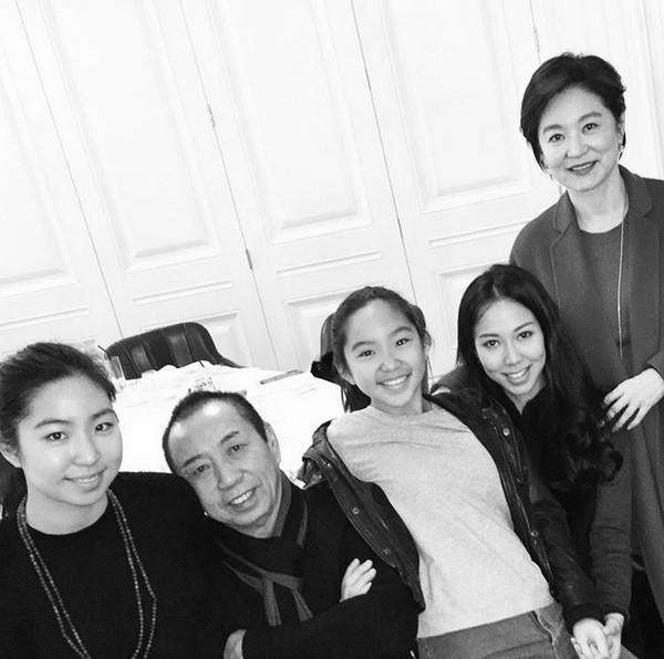 邢李原在上海有小三导致跟林青霞离婚?邢李原比林青霞大几岁 本文共(1326字) 邢李原在上海有小三导致跟林青霞离婚?邢李原比林青霞大几岁 本文共(1326字)