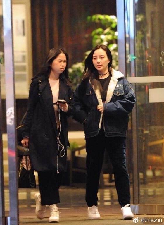 卸妆后的李小璐长相照片,她为什么叫平西王、万宝璐? 本文共(922字) 卸妆后的李小璐长相照片,她为什么叫平西王、万宝璐? 本文共(922字)