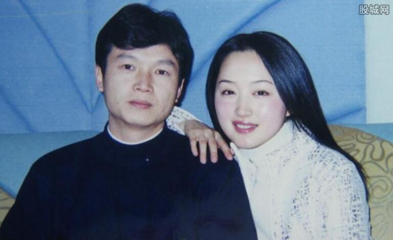 杨钰莹老公照片,杨钰莹老公鲍国安简历,本文共(4200字) 杨钰莹老公照片,杨钰莹老公鲍国安简历,本文共(4200字)