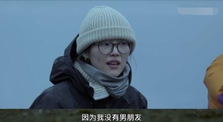 刘雯为什么不割双眼皮(刘雯单眼皮为什么好看)