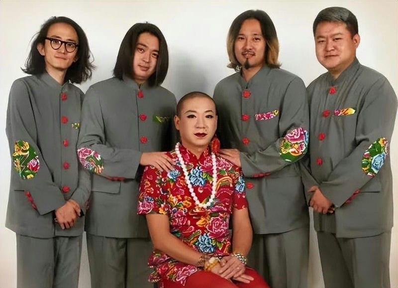 二手玫瑰龙姨简介(二手玫瑰乐队来自哪里)(图2) 二手玫瑰龙姨简介(二手玫瑰乐队来自哪里)(图2)