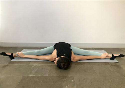 女生劈叉痛苦视频,女生练习劈叉有什么好处 本文共(998字) 女生劈叉痛苦视频,女生练习劈叉有什么好处 本文共(998字)