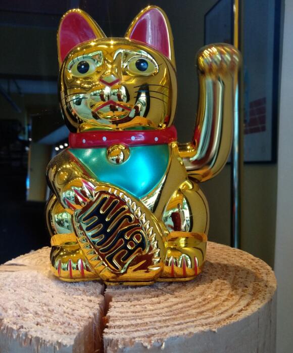 招财猫为什么是左手招,招财猫摆放在家里哪里最好? 本文共(1106字) 招财猫为什么是左手招,招财猫摆放在家里哪里最好? 本文共(1106字)