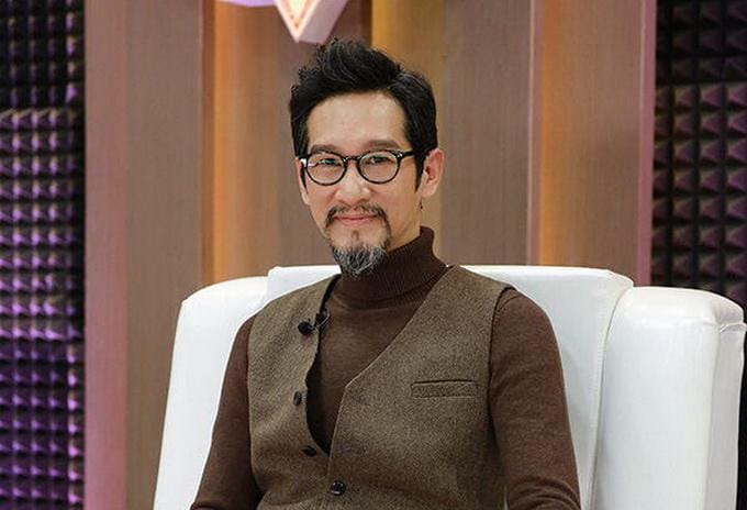 王劲松和王源是什么关系?王劲松老婆何佳媛 王劲松和王源是什么关系?王劲松老婆何佳媛
