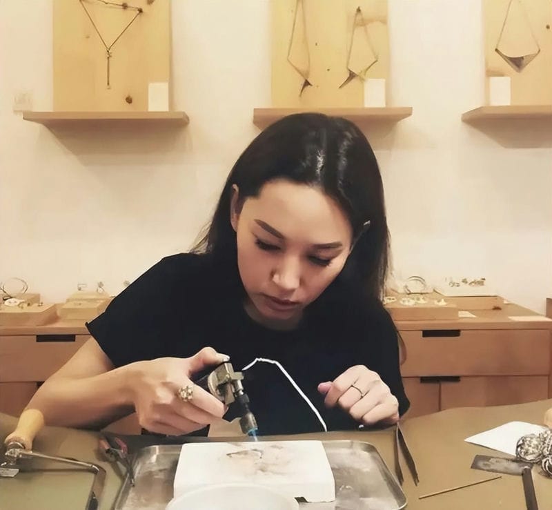 徐子珊 百科（徐子珊哪年出生是哪里人）(图5)
