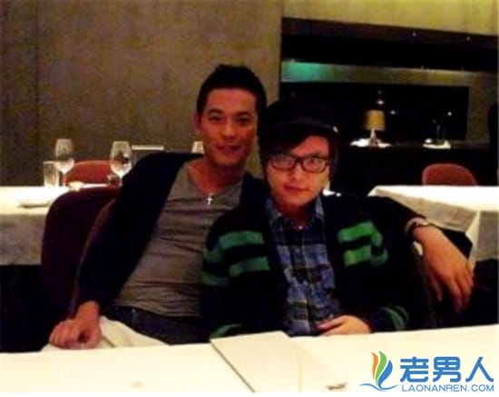 见过周扬青本人差别大脸很僵颜照 见过周扬青本人差别大脸很僵颜照