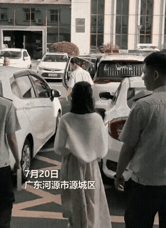 河源女网红遭行拘,每天深夜直播,内容不堪入目,抓捕现场曝光