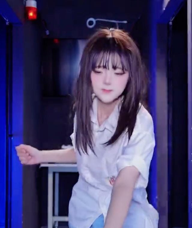 网红小柔seeu:是个32岁萝莉,不仅已婚还有娃,网友调侃十分兴奋