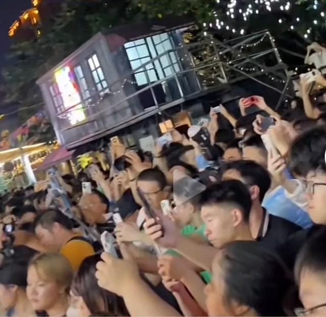 网红小柔seeu:是个32岁萝莉,不仅已婚还有娃,网友调侃十分兴奋
