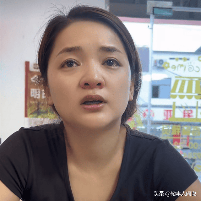 突传噩耗!12岁抗癌网红傲然去世,妈妈手捧红布骨灰盒送其回老家
