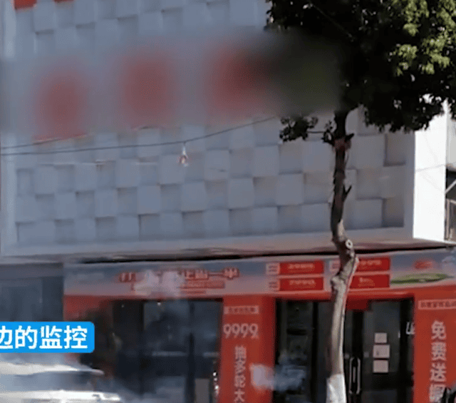 云南陆良县一“网红”被人当街刺死,当地人:双方结怨已久,相关部门:犯罪嫌疑人已被当场抓获