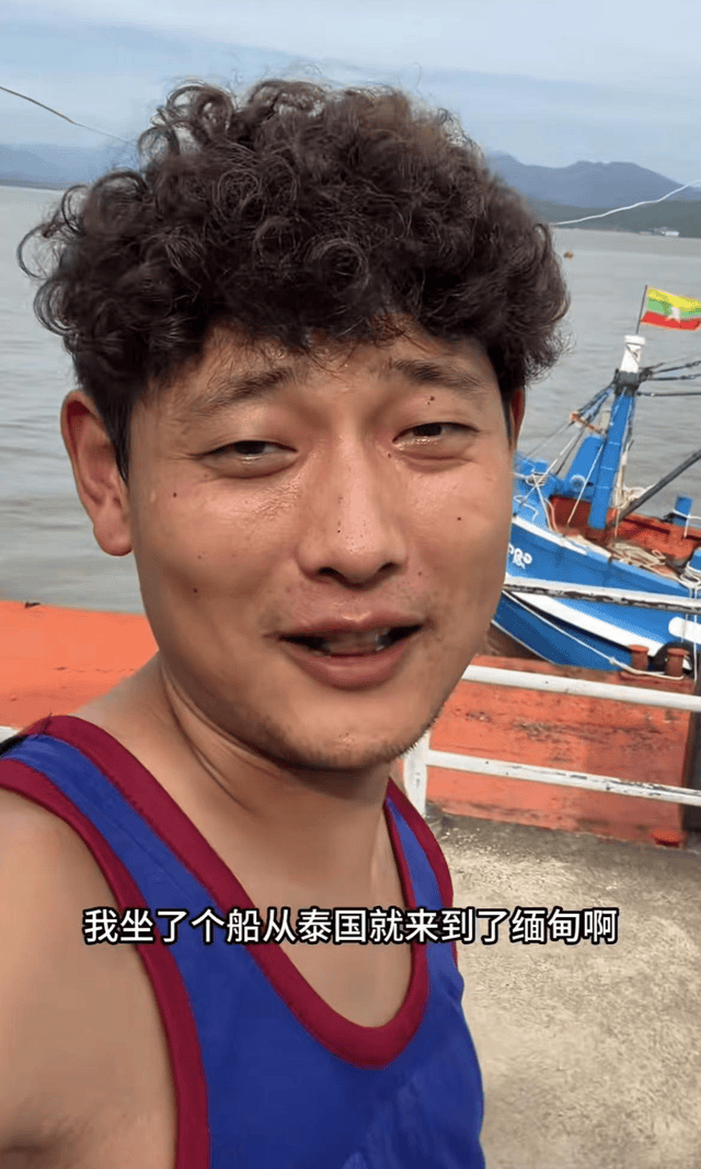 曝知名网红在缅甸被控制,反穿衣服脚旁蹲人,一反常态邀粉丝出国