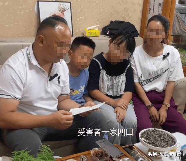 35岁云南网红被当街刺死，一对儿女还在上小学，行凶内幕被曝光