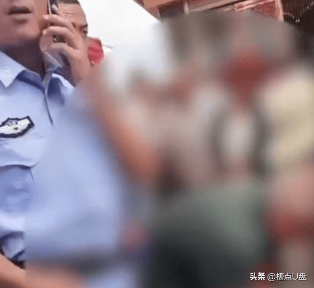 35岁云南网红被当街刺死，一对儿女还在上小学，行凶内幕被曝光