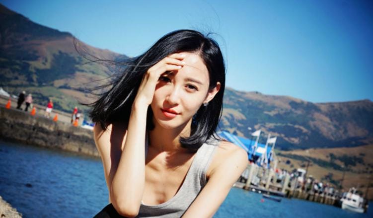 朱洁静霸气劈叉姿势图片
