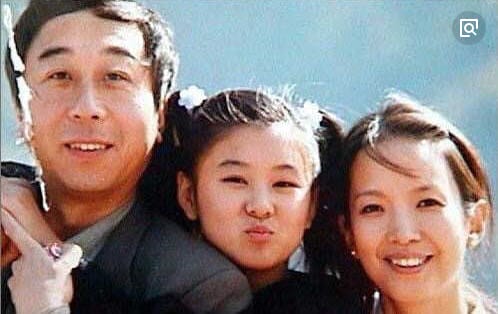 李小萌和冯巩是什么关系(冯巩和李小萌是真父女) 李小萌和冯巩是什么关系(冯巩和李小萌是真父女)