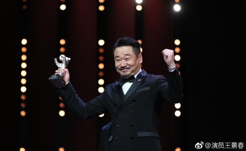 王景春和吴京是亲戚吗长的很像 王景春和吴京是亲戚吗长的很像